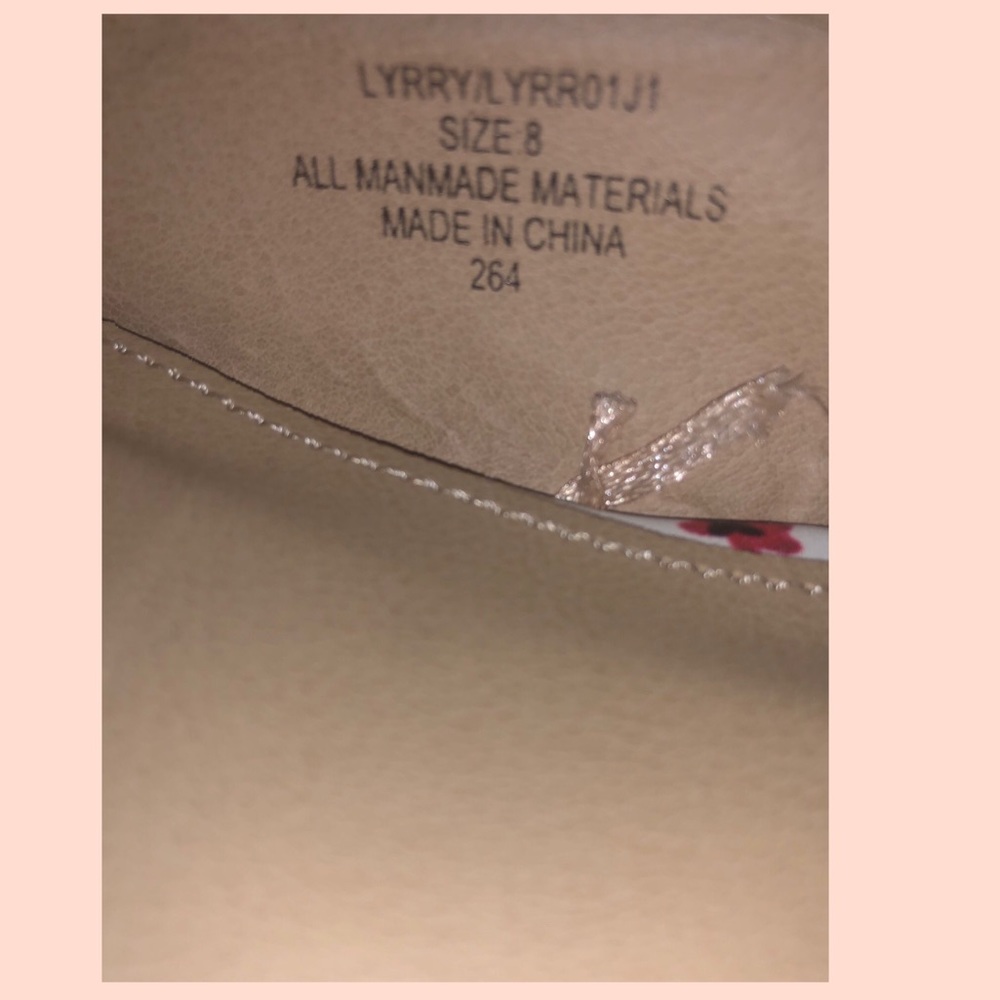 Shoes - Picture 5 of 6